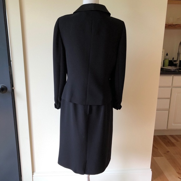 Black Kasper suit - Picture 4 of 8